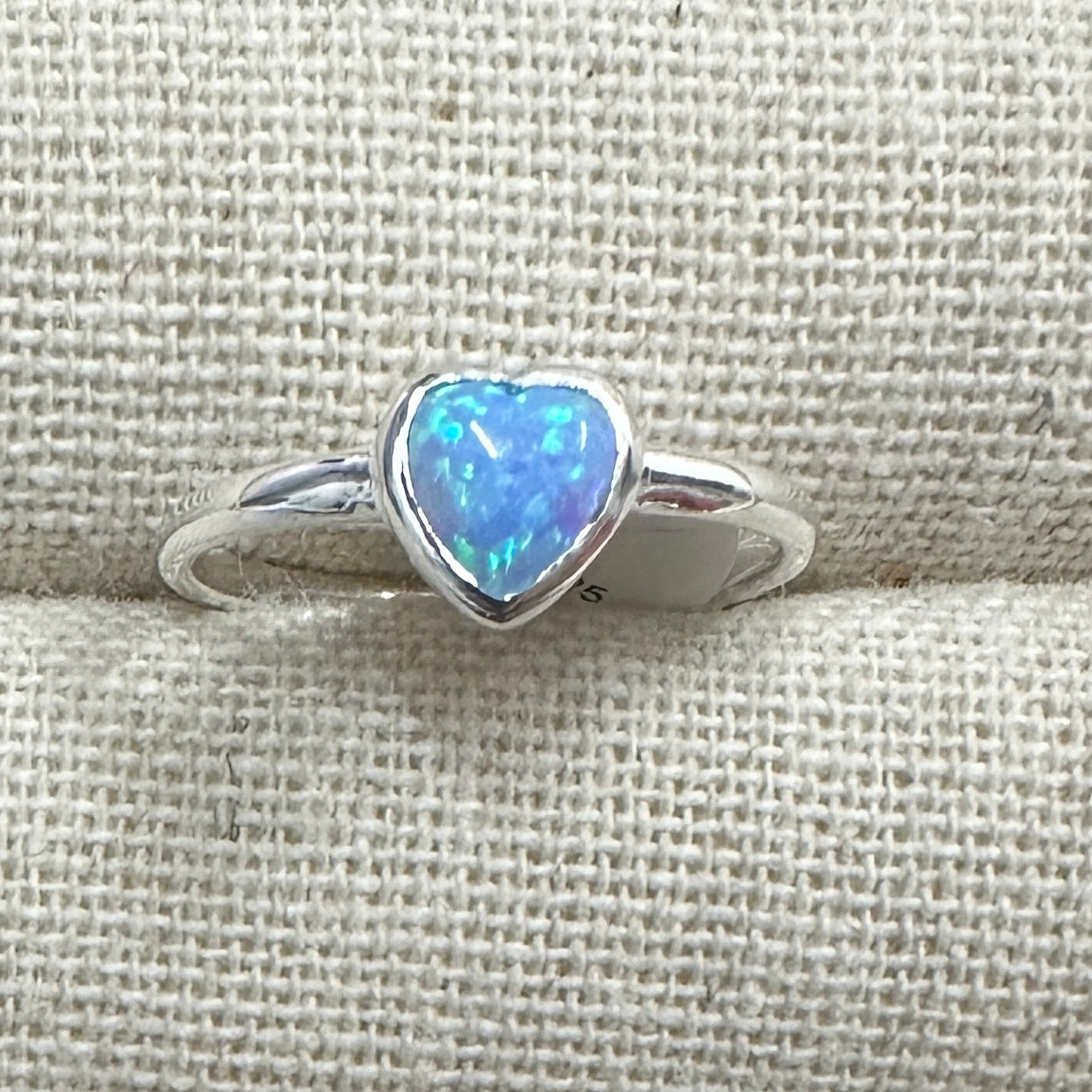 Ring Resin Opal Heart Blue Size 8 [Sz:8]