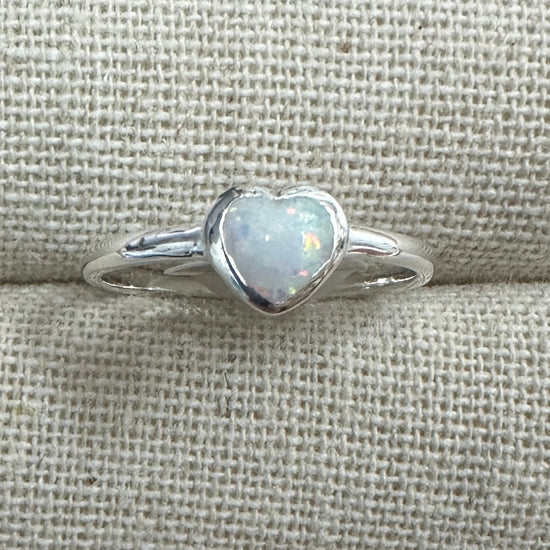 Ring Resin Opal Heart White [Sz:7]