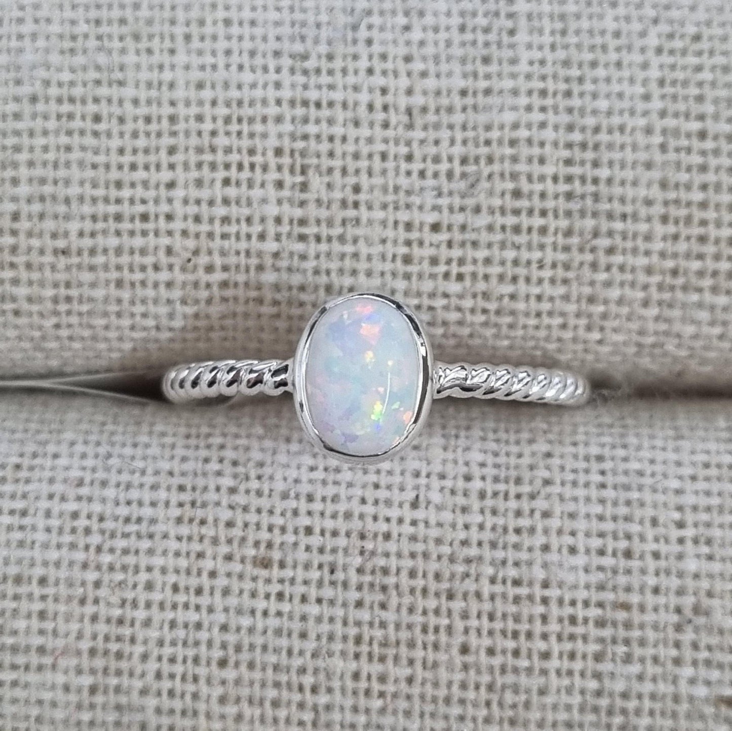 Ring Resin Opal Oval White [Sz:7]